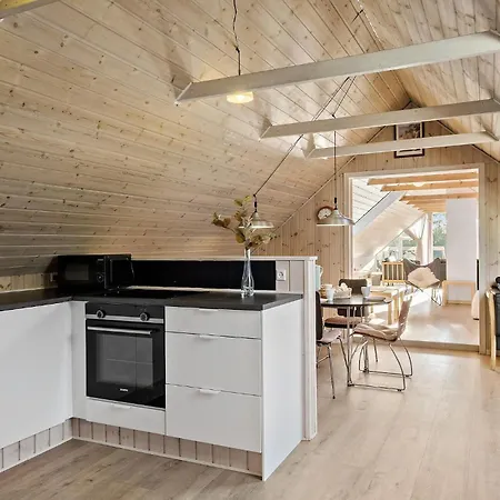 2 Bedroom Gorgeous In Appartement *